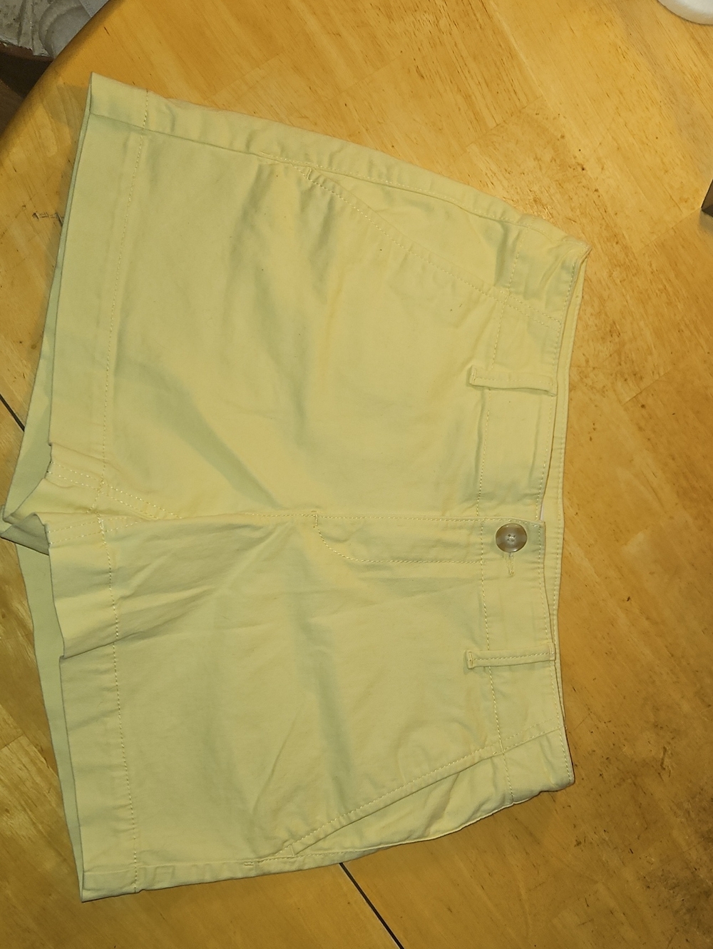 Washed Twill 4" Shorts in Soft Yellow